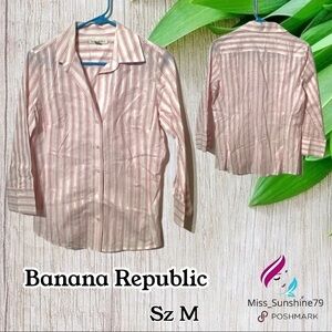 Banana Republic - Sz M - v neck button down shirt